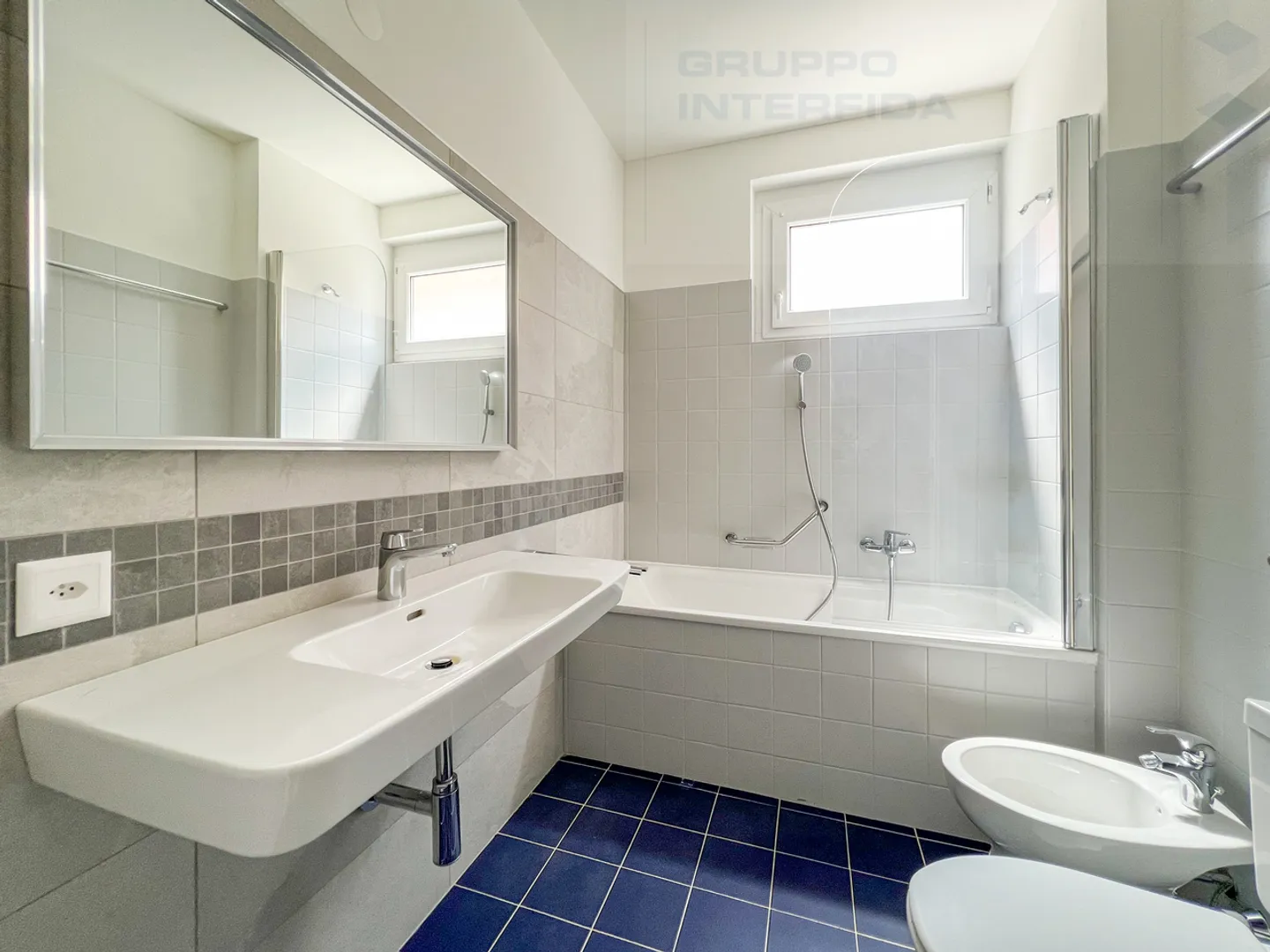 APPARTAMENTO 3.5 LOCALI PARZIALMENTE RISTRUTTURATO - Foto 7 di 14