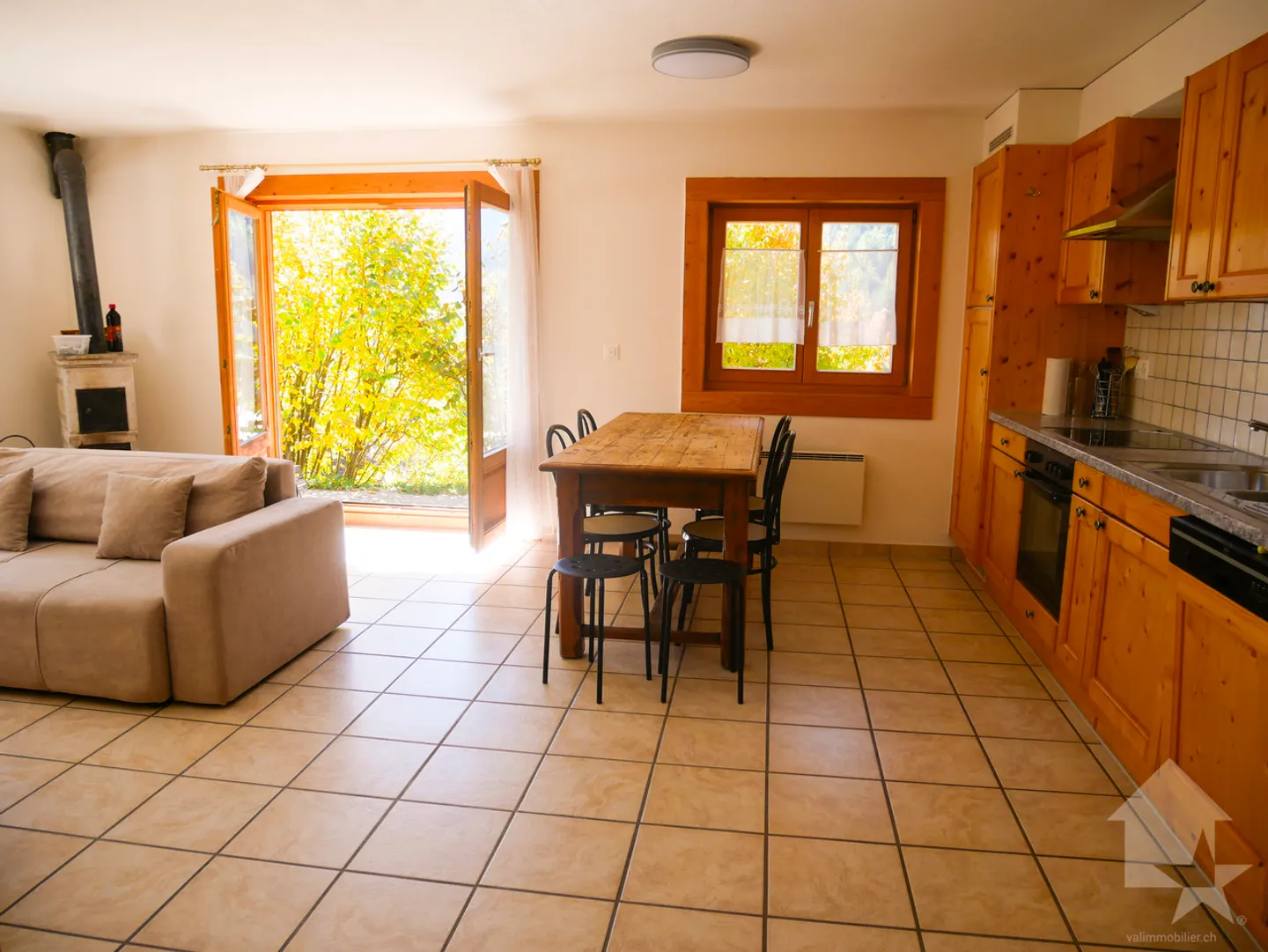 Il tuo appartamento 3,5 locali molto luminoso, soleggiato con terrazza e vista! - Foto 10 di 13