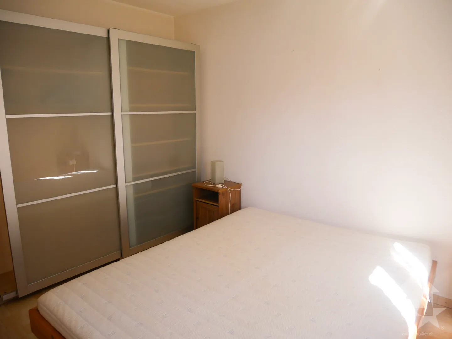 Il tuo appartamento 3,5 locali molto luminoso, soleggiato con terrazza e vista! - Foto 12 di 13