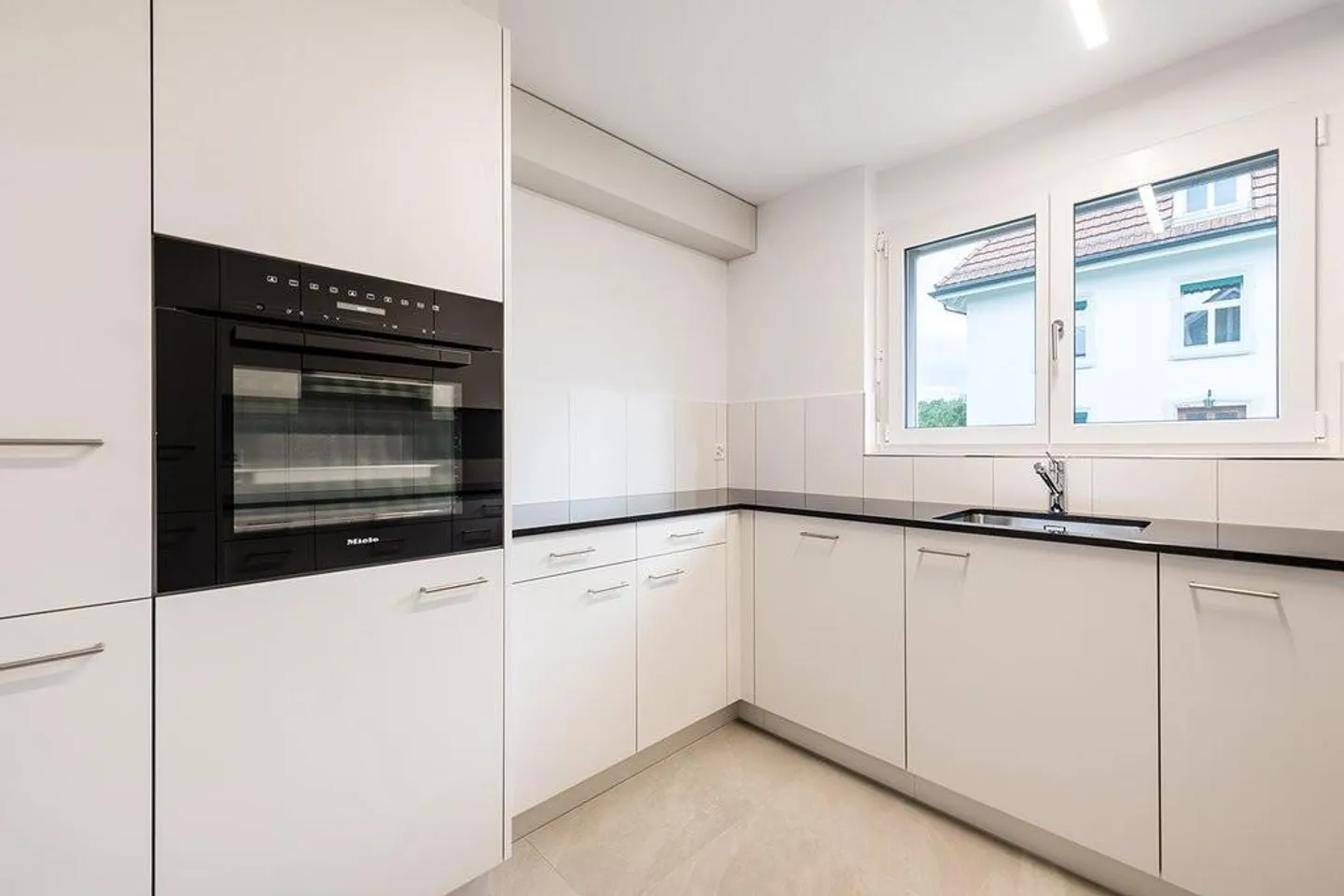 Appartamenti di 5,5 stanze completamente ristrutturati in affitto a Mörschwil - Foto 2 di 10