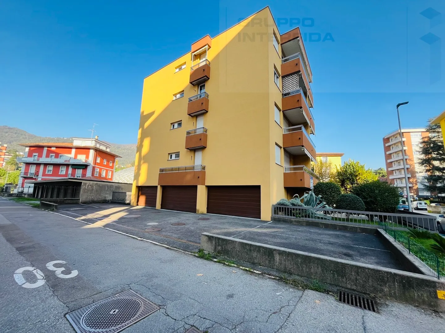 APPARTAMENTO 3.5 LOCALI PARZIALMENTE RISTRUTTURATO - Foto 13 di 14