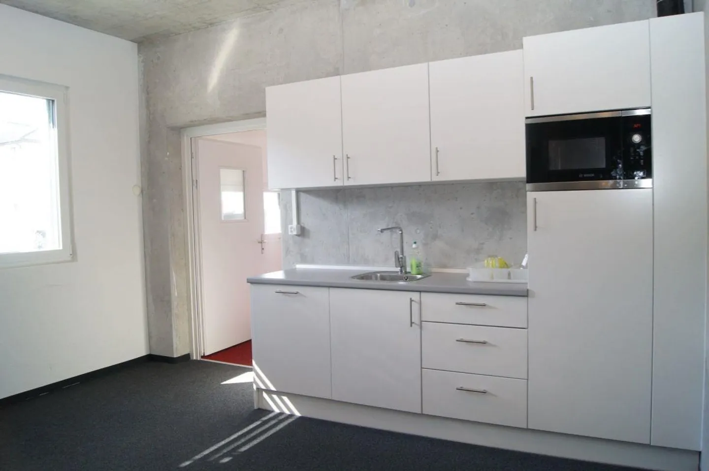 Spazio commerciale attraente al 1° piano di 126m2 in affitto - Foto 2 di 3