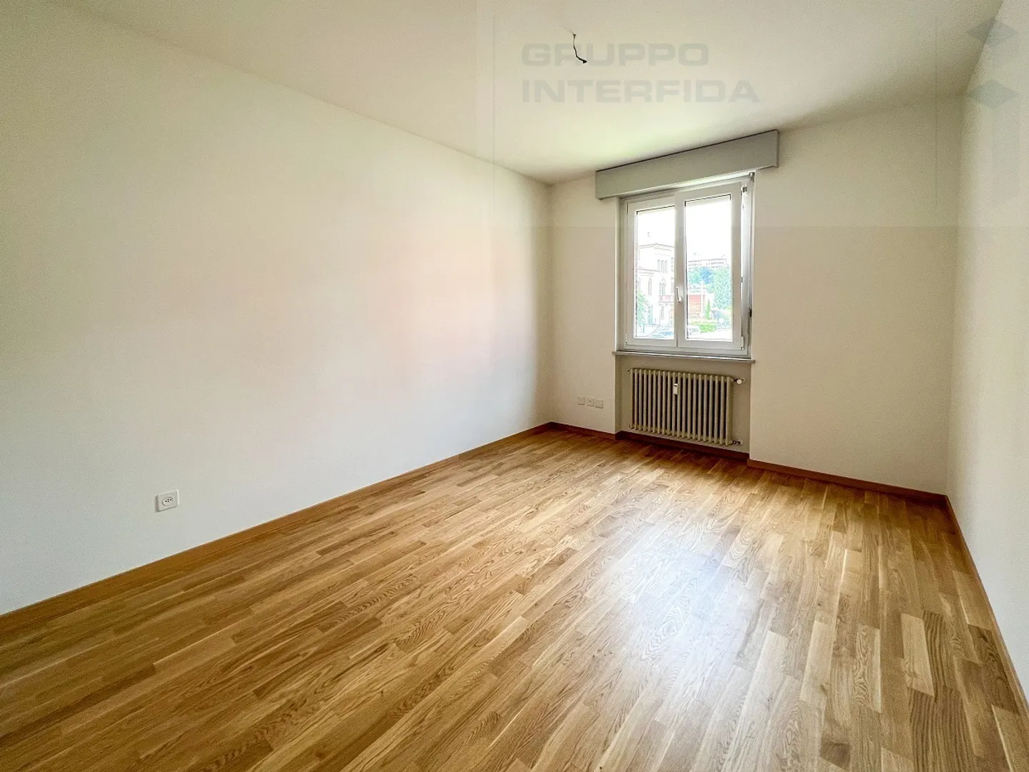 APPARTAMENTO 3.5 LOCALI PARZIALMENTE RISTRUTTURATO - Foto 10 di 14