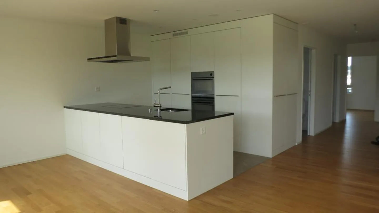 Ampio appartamento di 3,5 locali in posizione soleggiata - Foto 2 di 6