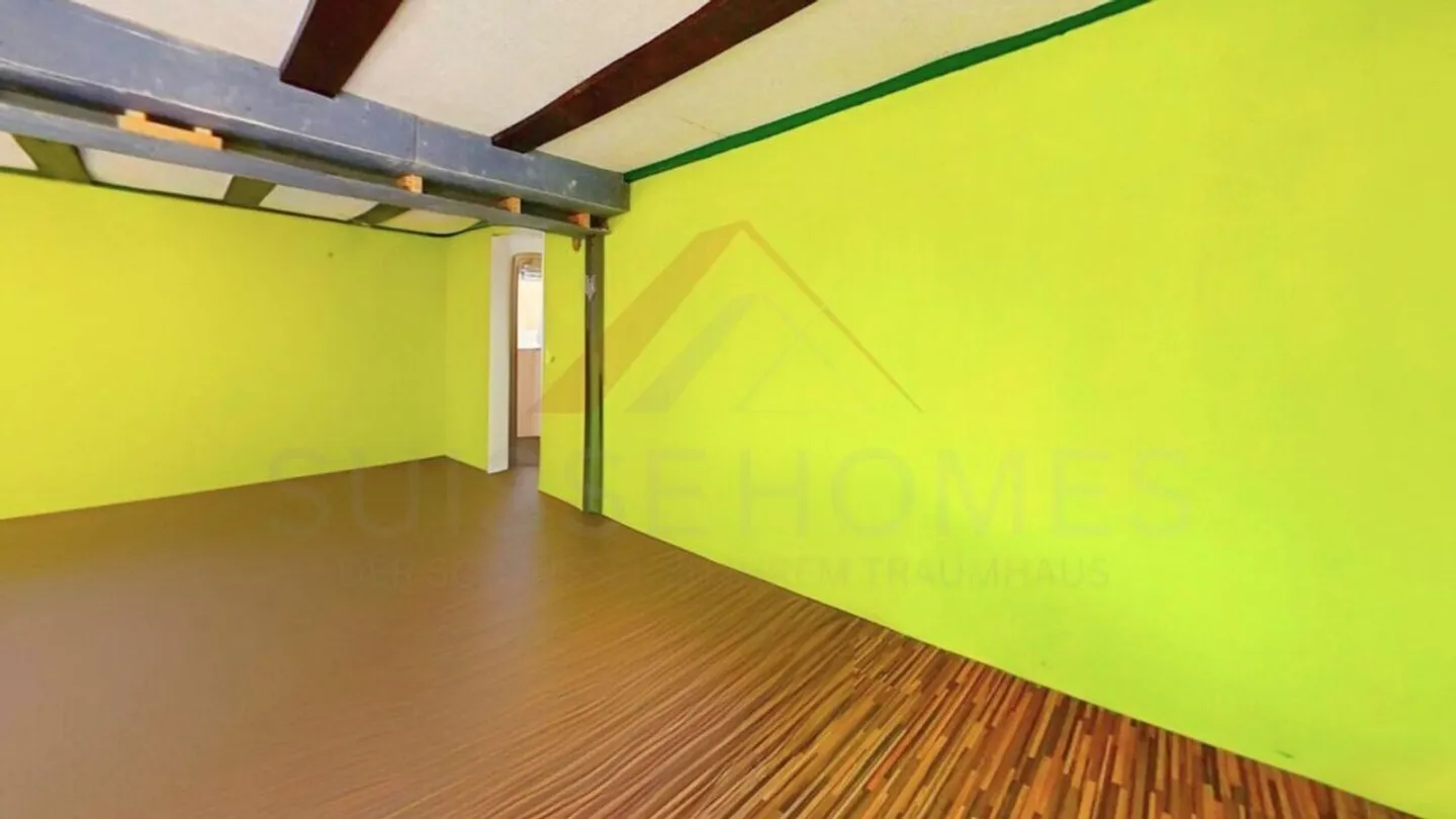 Vivere con charme - attraente casa bifamiliare a Niederbipp con potenziale e posizione tranquilla - Foto 12 di 23