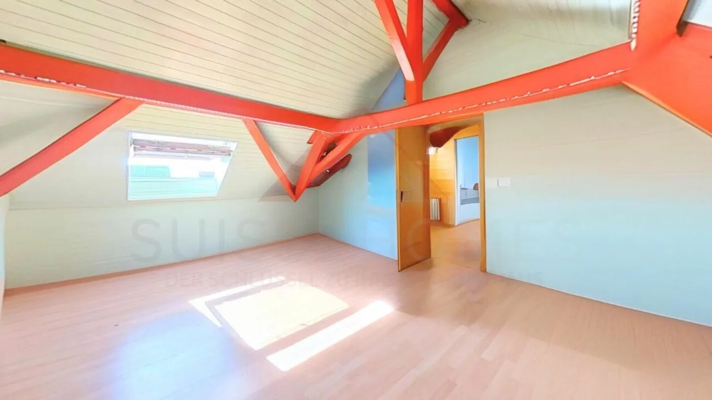 Vivere con charme - attraente casa bifamiliare a Niederbipp con potenziale e posizione tranquilla - Foto 13 di 23