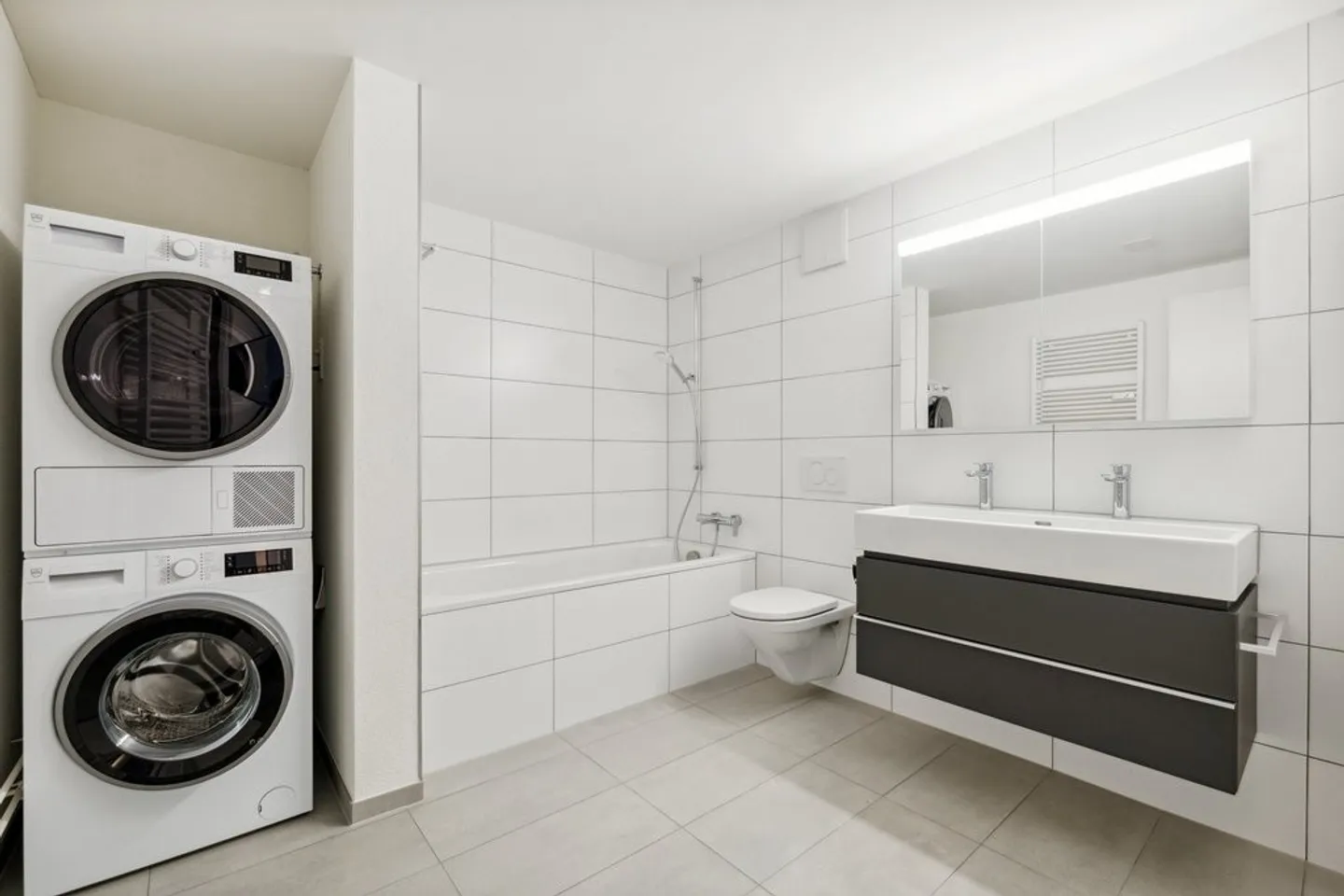 Appartement spacieux 4.5 pièces - Photo 3 sur 7