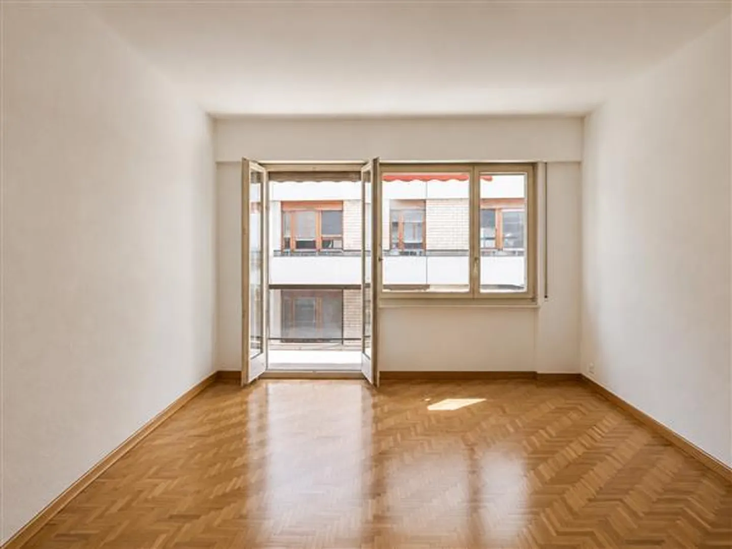 Lugano: 2,5-Zimmer-Wohnung - Foto 3 von 10