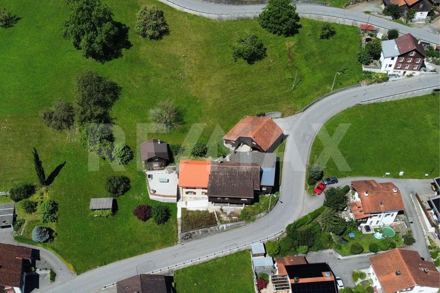 Unique opportunity in Mastrils – Spacious 1781m² plot with... - Photo 2 of 13