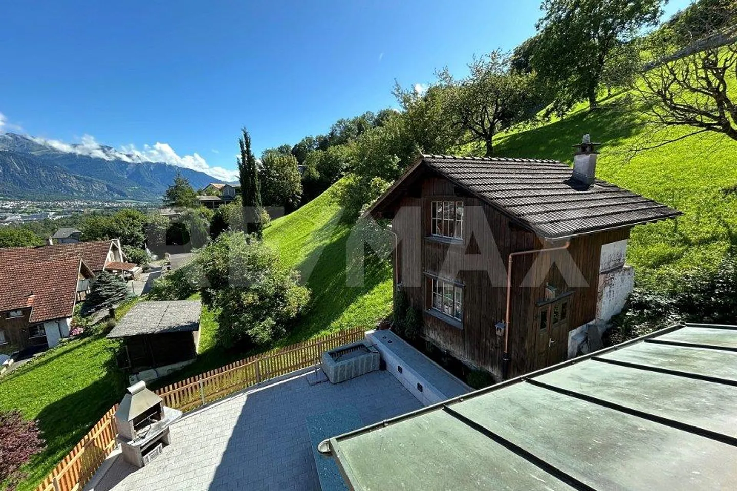Unique opportunity in Mastrils – Spacious 1781m² plot with... - Photo 10 of 13