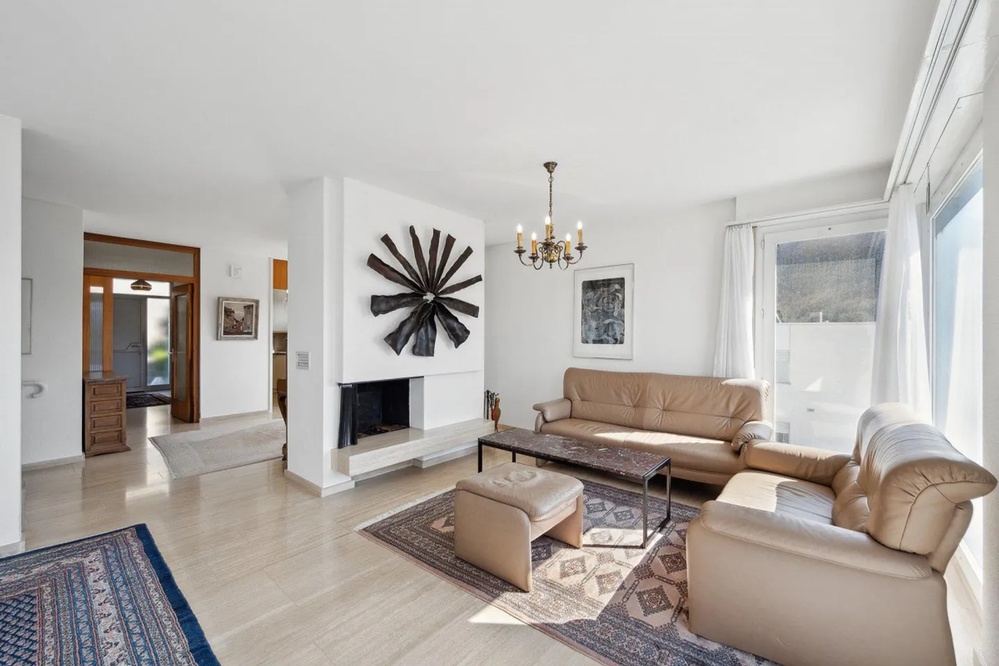 Affascinante Casa Semindipendente con Potenziale - Foto 2 di 23