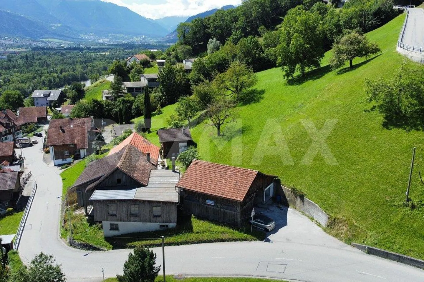 Unique opportunity in Mastrils – Spacious 1781m² plot with... - Photo 13 of 13