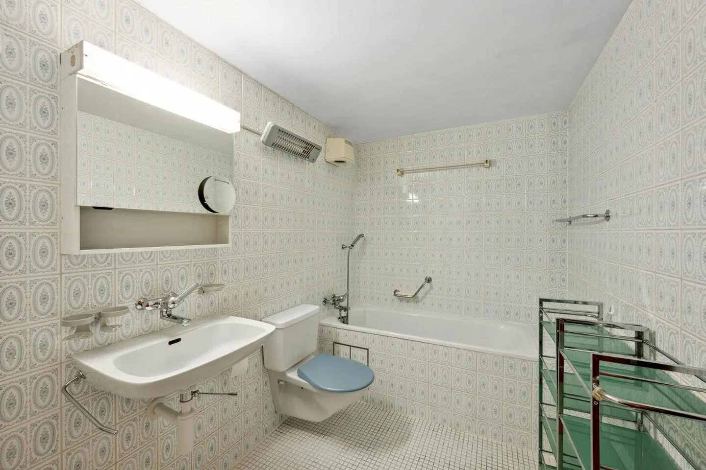 Affascinante Casa Semindipendente con Potenziale - Foto 17 di 23