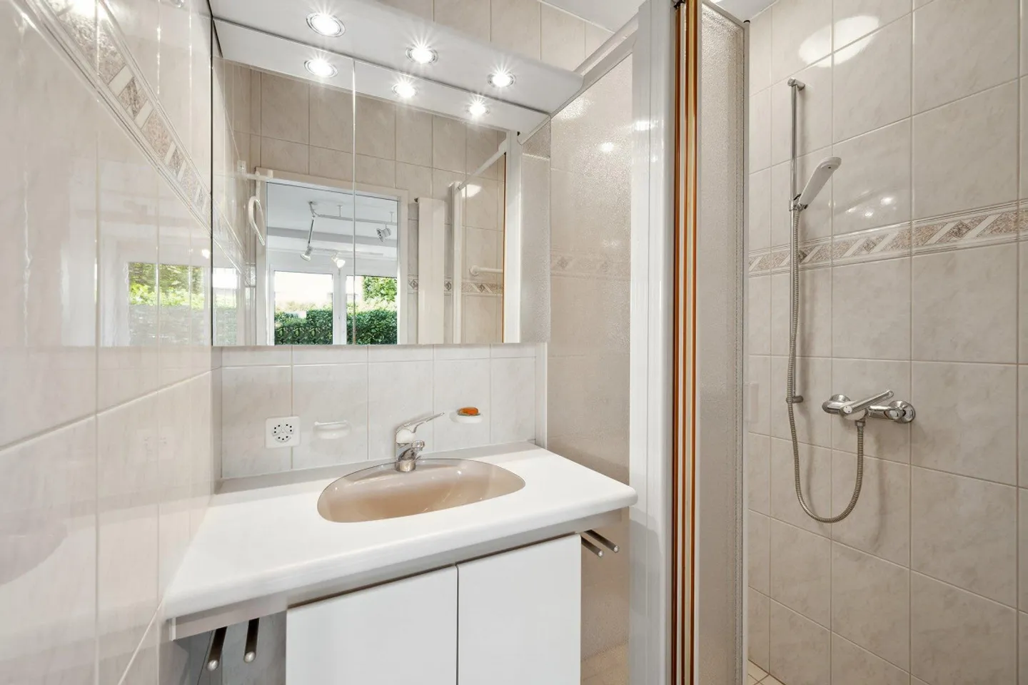 Affascinante Casa Semindipendente con Potenziale - Foto 15 di 23