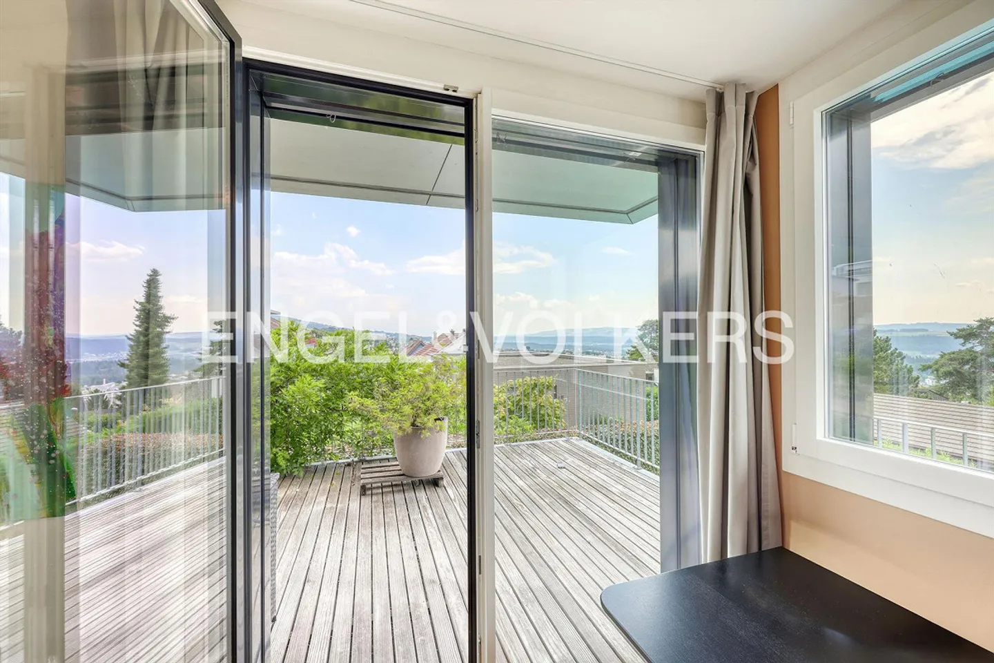 Spacious. Bright. Stylish. - Photo 6 of 10