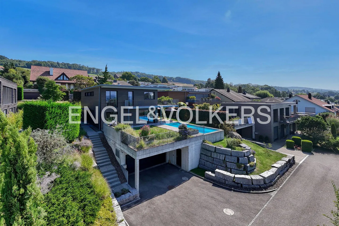 Spacious. Bright. Stylish. - Photo 10 of 10