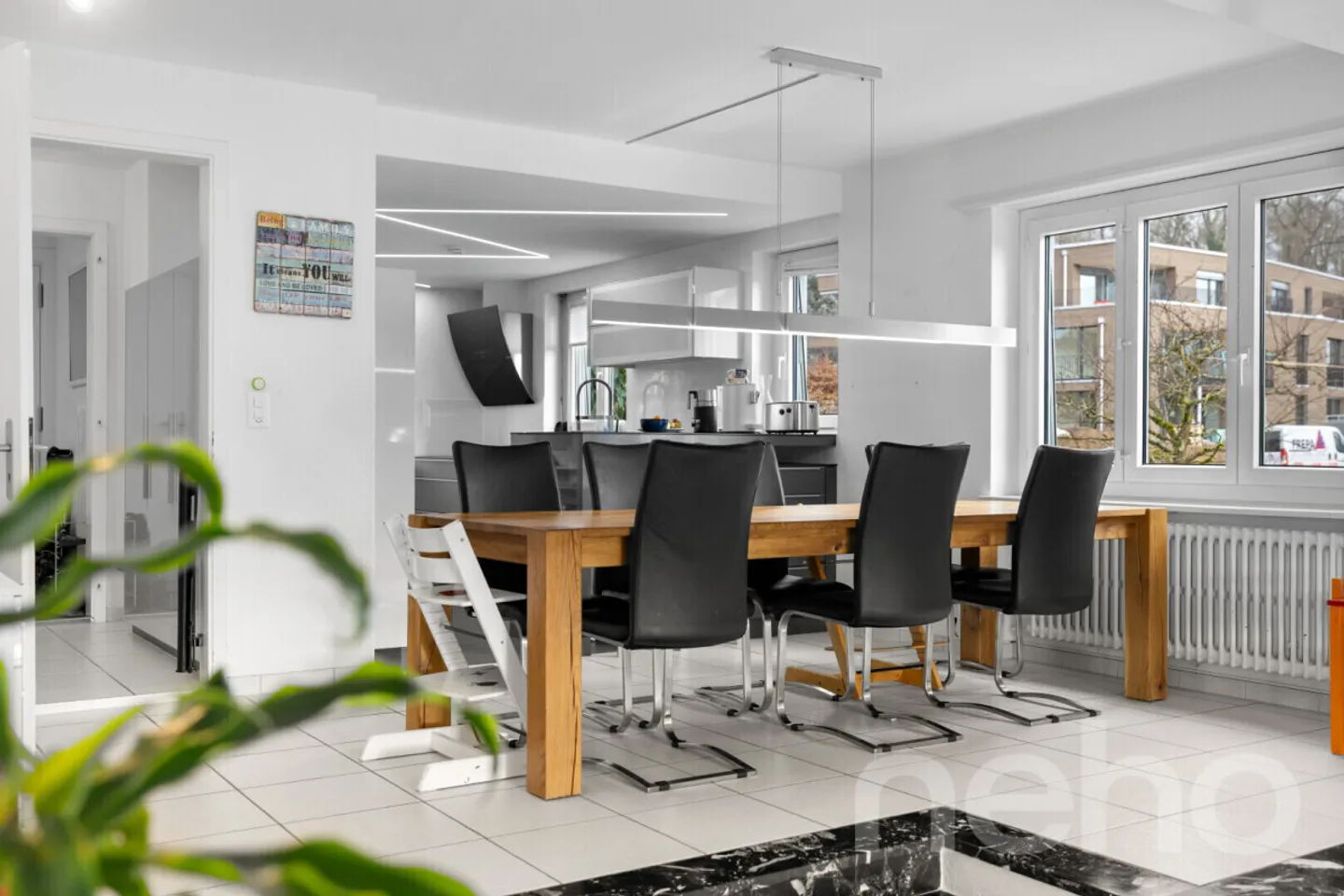 Geräumiges Einfamilienhaus mit Garten - Foto 2 von 12