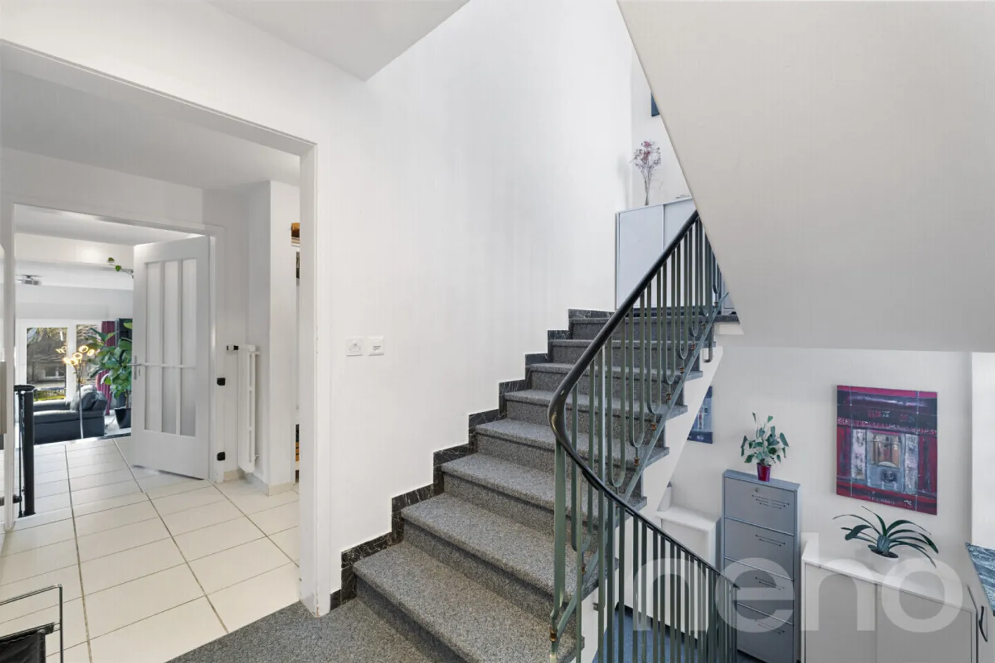 Geräumiges Einfamilienhaus mit Garten - Foto 7 von 12