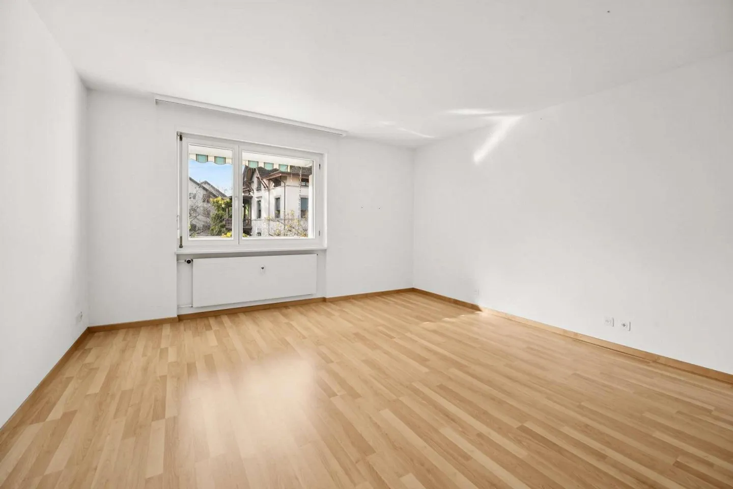 Condominio accogliente di 4,5 stanze in una zona residenziale tranquilla - Foto 7 di 12