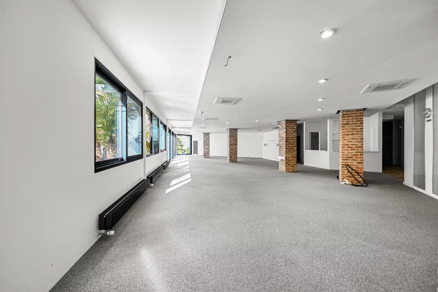 Edificio ad uso misto in vendita - Foto 2 di 10