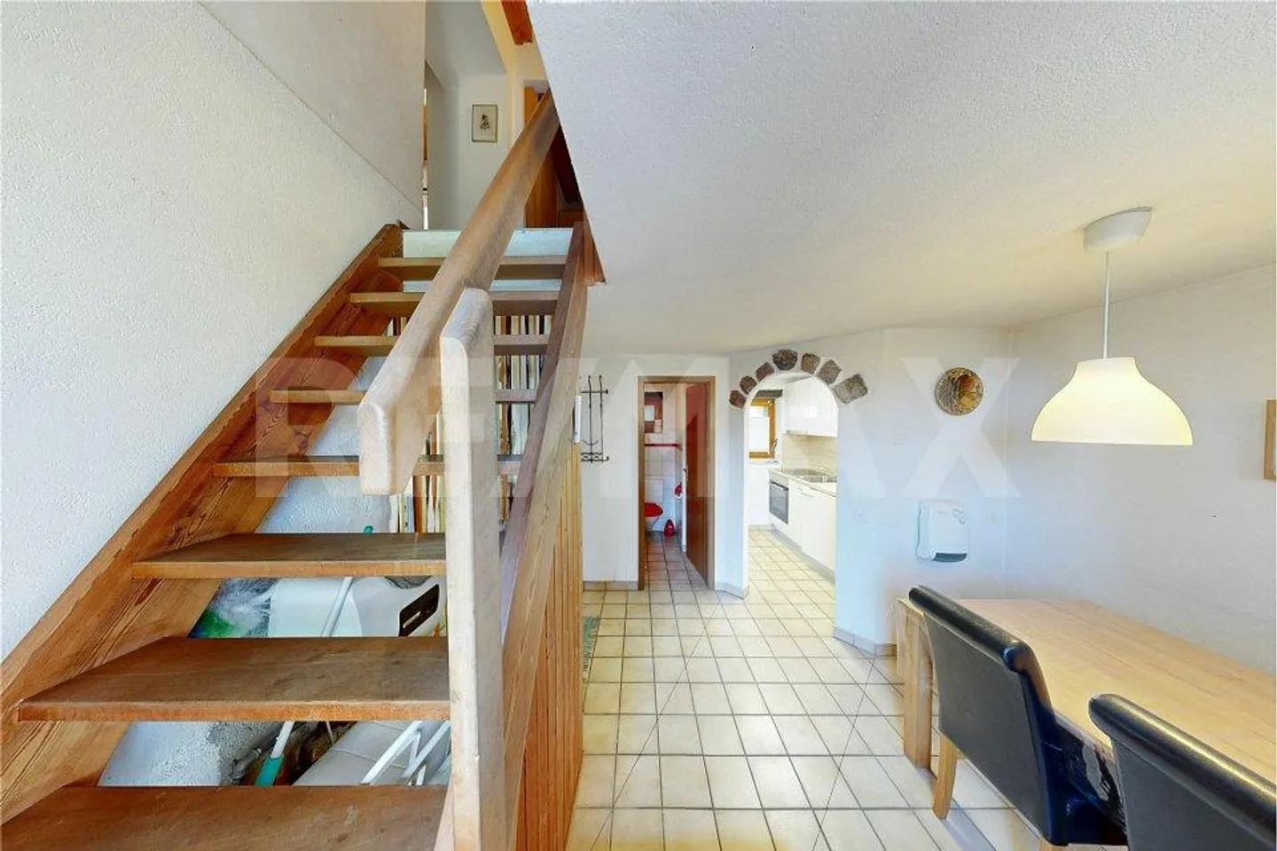 Charmante maison individuelle avec jardin, grenier et place de parking - Photo 7 sur 13