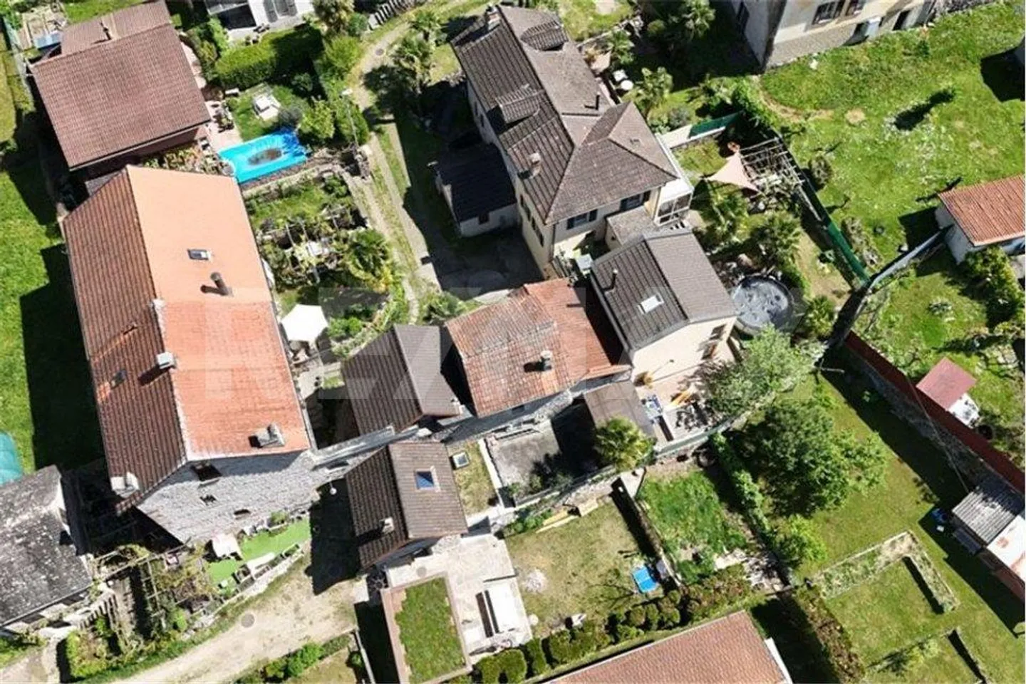 Charmante maison individuelle avec jardin, grenier et place de parking - Photo 11 sur 13