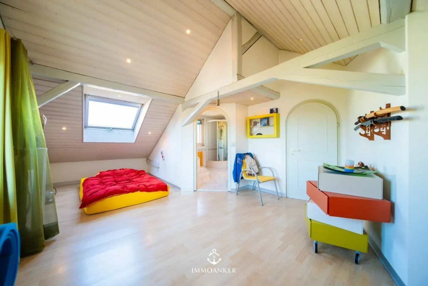 Affascinante casa unifamiliare di 7,5 stanze con ampio spazio e giardino - Foto 9 di 13