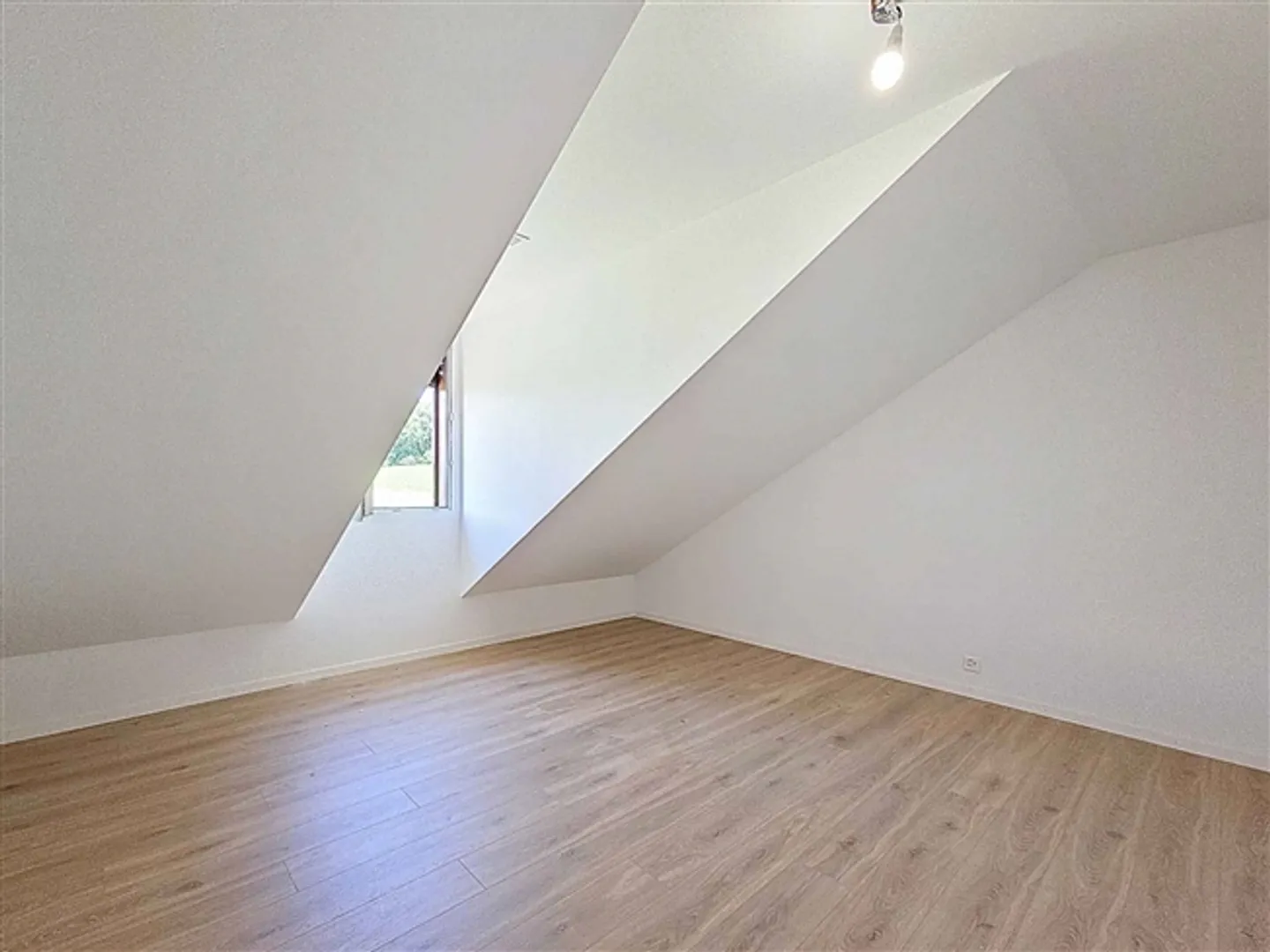 «4.5-Zimmer-Wohnung im Dachgeschoss mit freiem Blick» - Foto 7 von 12