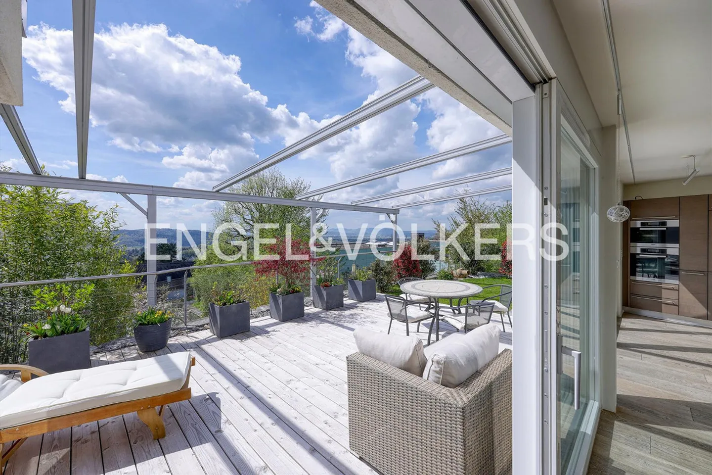 Vivere in una posizione elevata: Appartamento con terrazza e vista panoramica - Foto 1 di 8