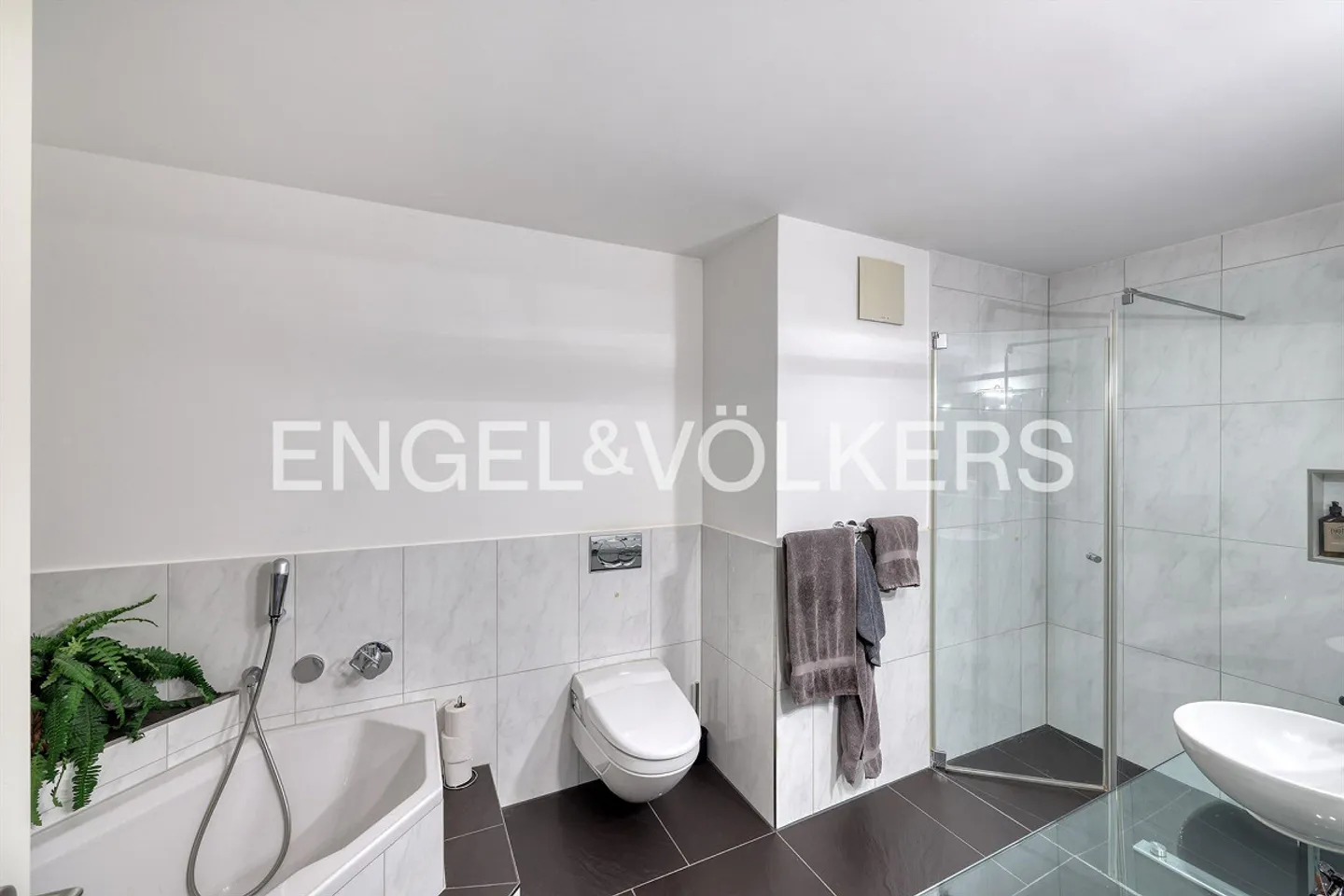 Vivere in una posizione elevata: Appartamento con terrazza e vista panoramica - Foto 7 di 8