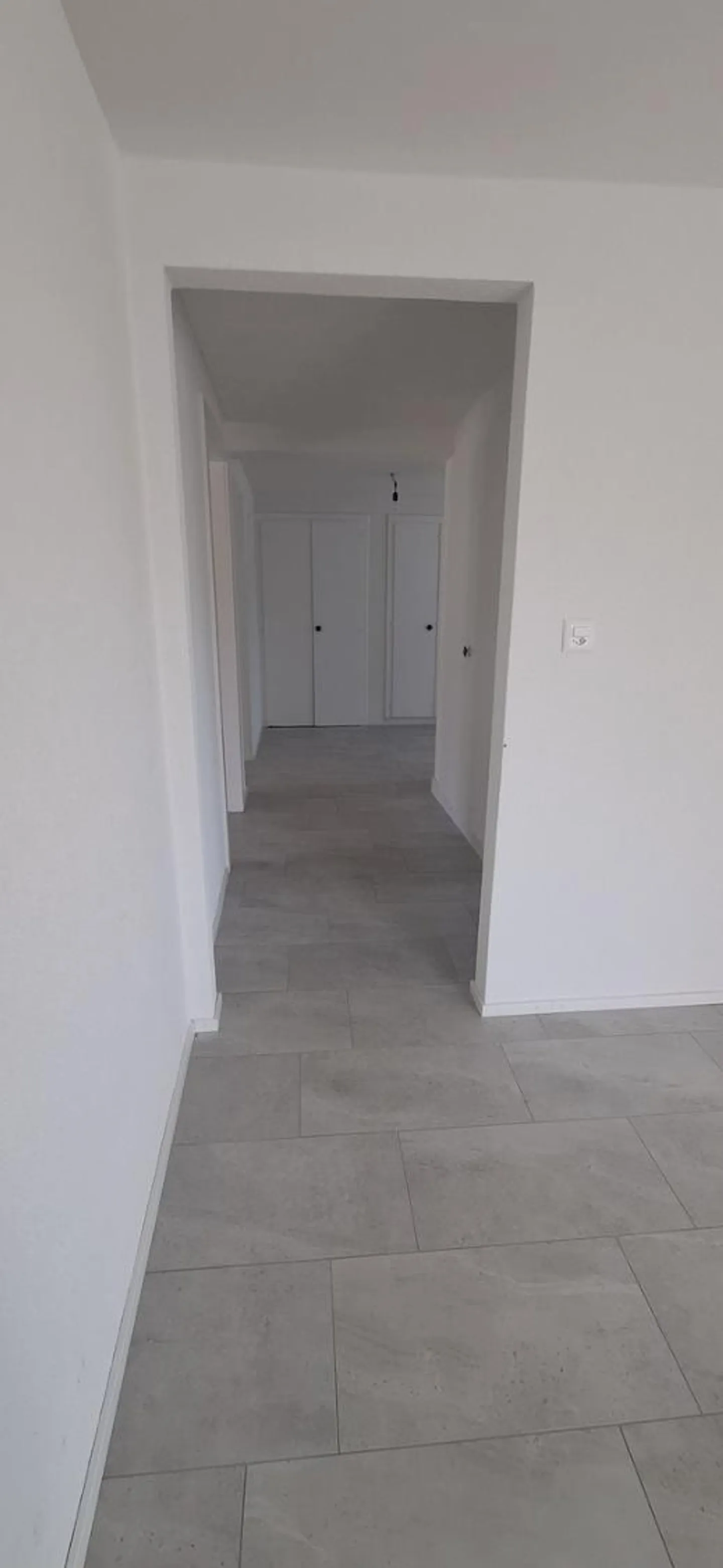 Modern Apartment with Garden - Photo 3 of 9