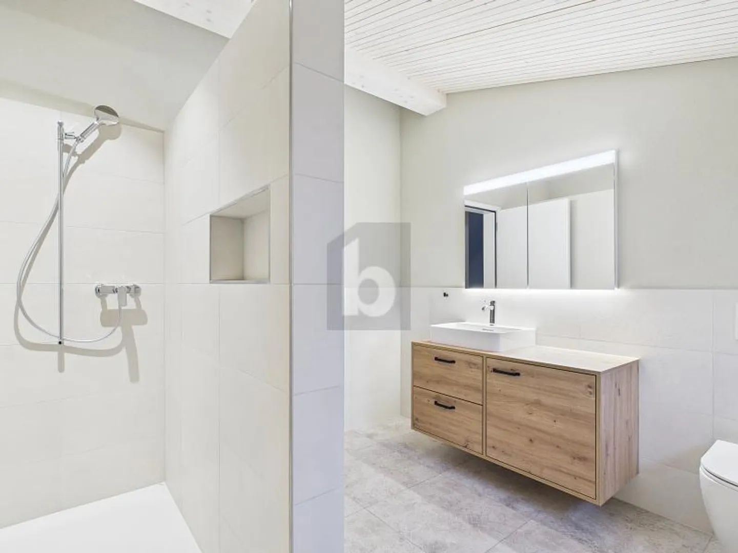 MODERN, LIGHT-FILLED AND FAMILY-FRIENDLY - Photo 2 of 6