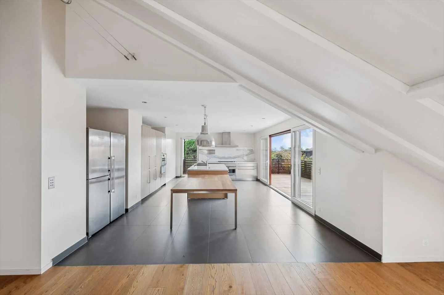 Attic 9 rooms - Photo 1 of 13