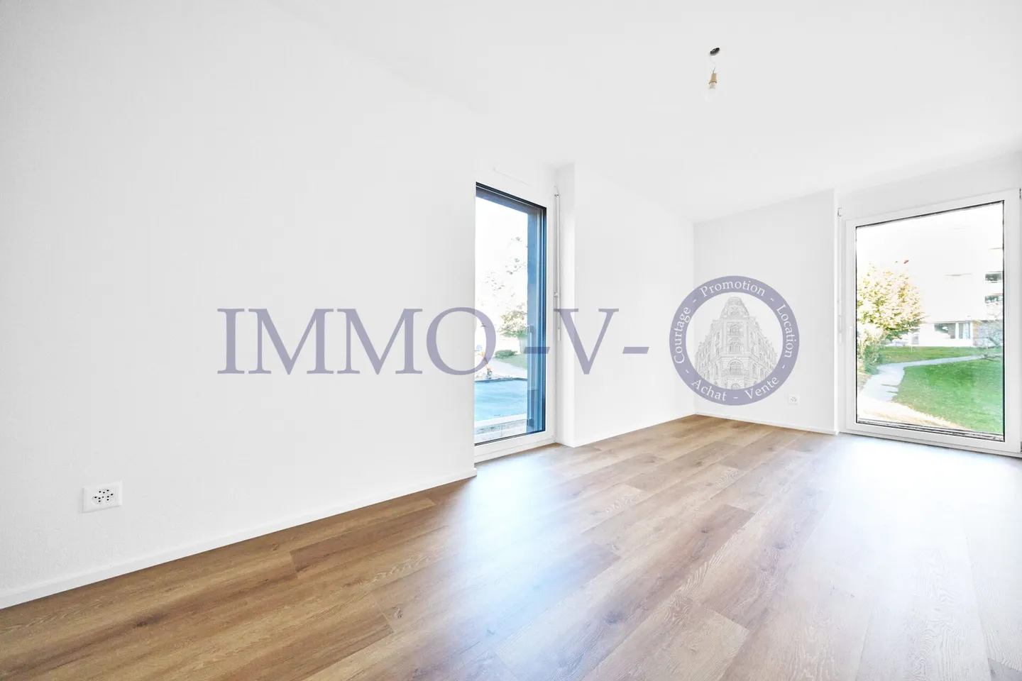 NEUE HOCHWERTIGE WOHNUNG MIT TERRASSEN IDEAL GELEGEN - Foto 11 von 12