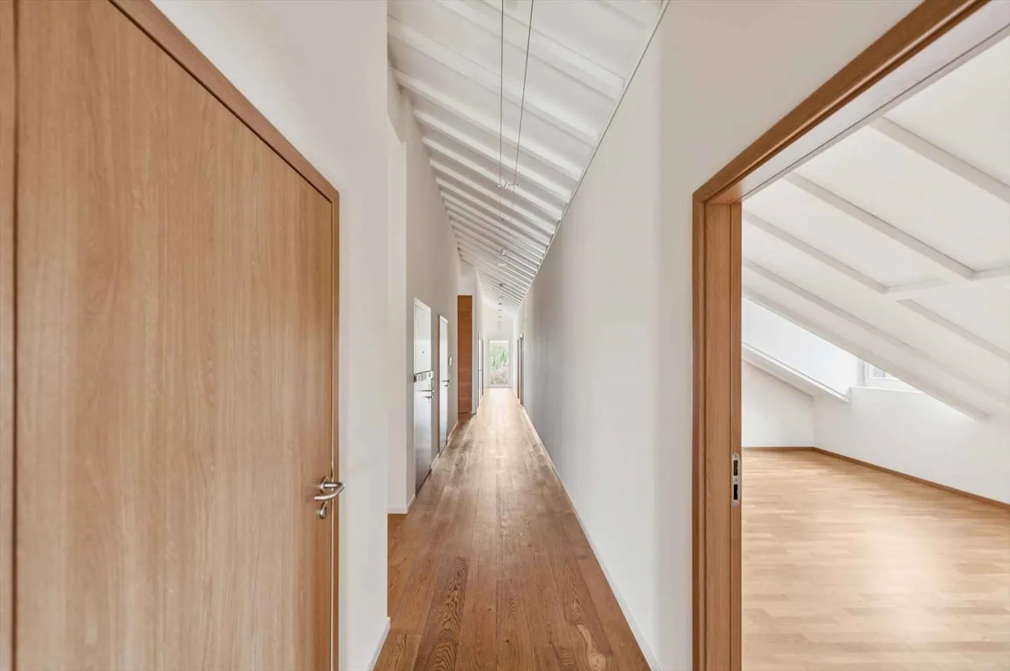 Attic 9 rooms - Photo 10 of 13