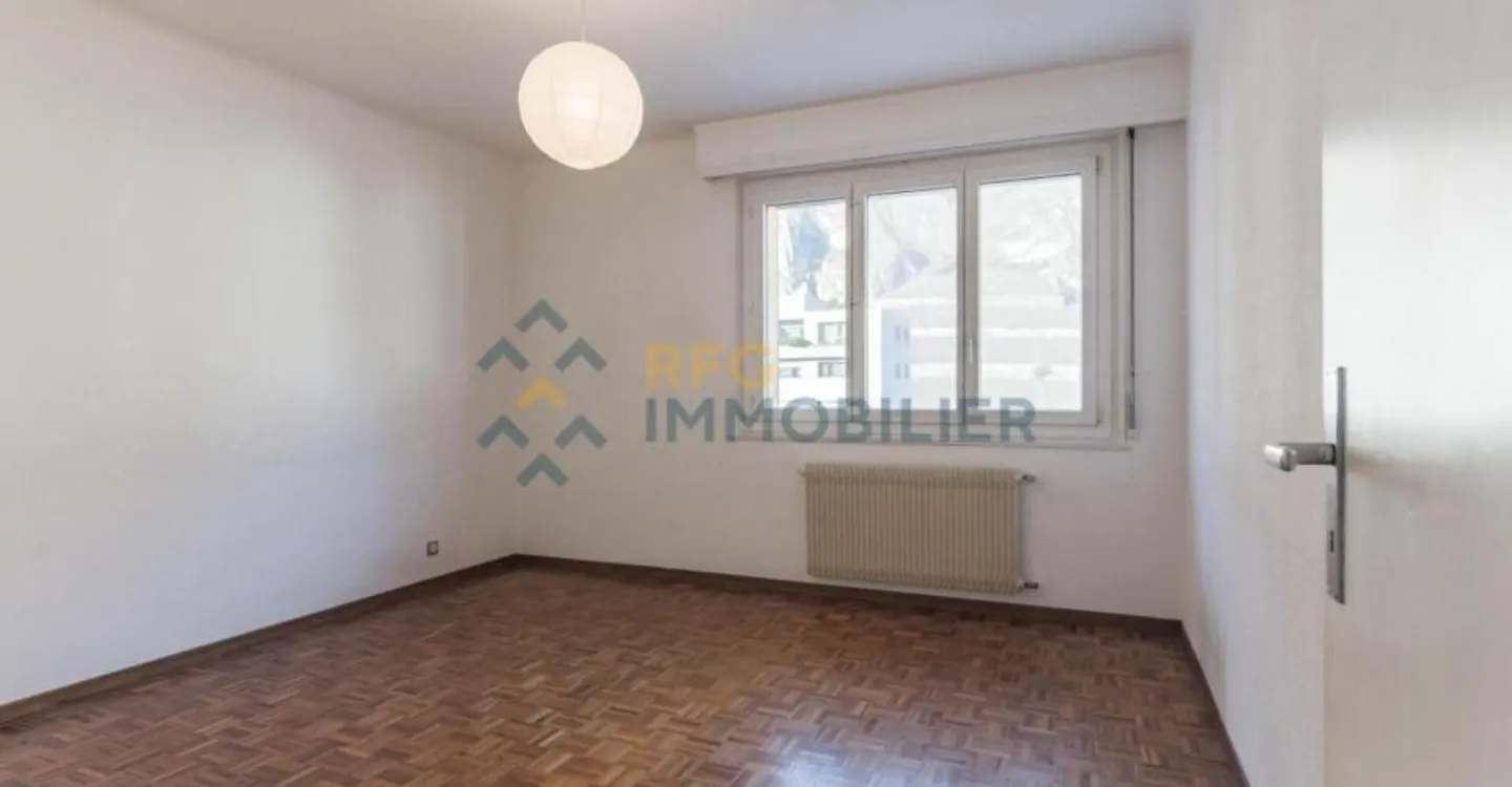 3.5 Room Apartment in Martigny - Photo 3 of 6