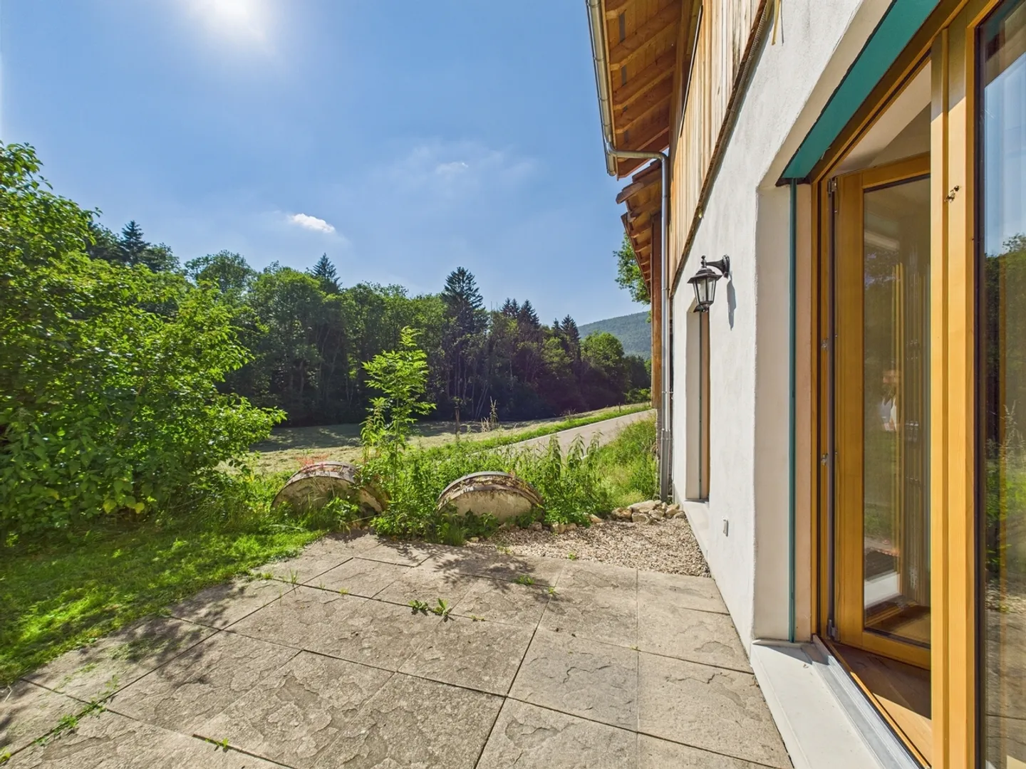 Modern 2.5-room apartment in a quiet location with a variety of leisure activities - Photo 8 of 10