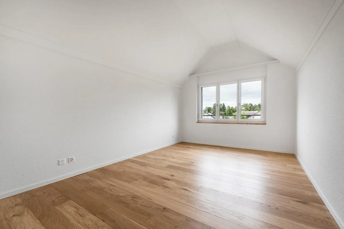 Completely renovated 3.5 room penthouse apartments for rent in Mörschwil - Photo 6 of 11