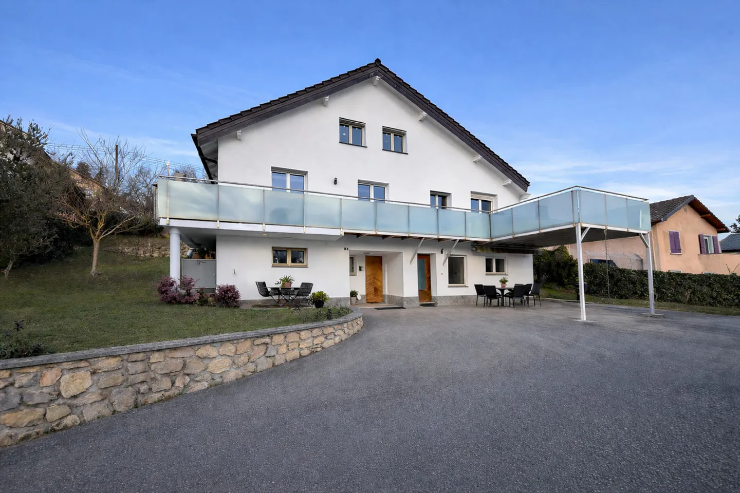 Casa indipendente con spazio disponibile arredato e ingresso indipendente - Foto 1 di 12