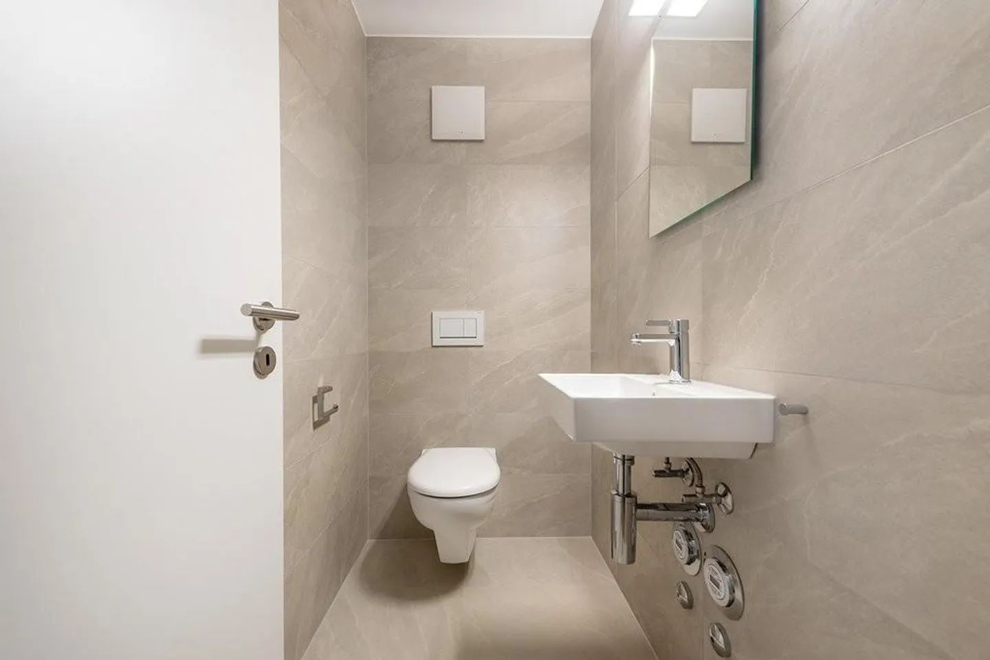 Completely renovated 3.5 room penthouse apartments for rent in Mörschwil - Photo 9 of 11