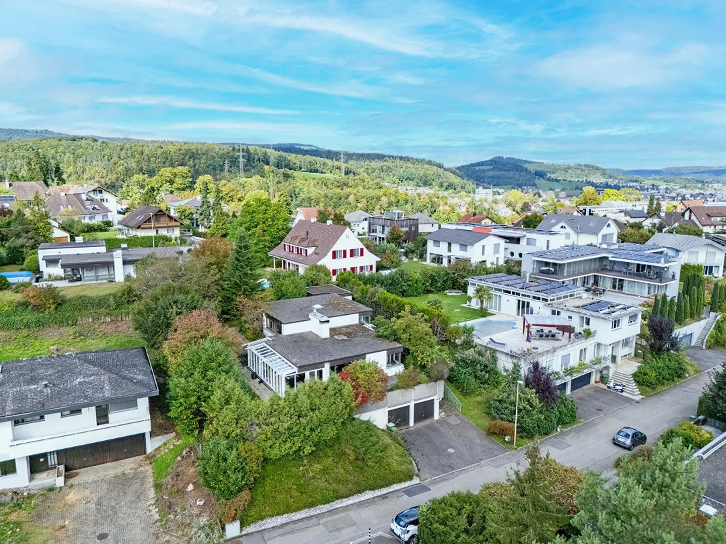 Terrain à bâtir dans un quartier résidentiel privilégié - Photo 2 sur 6