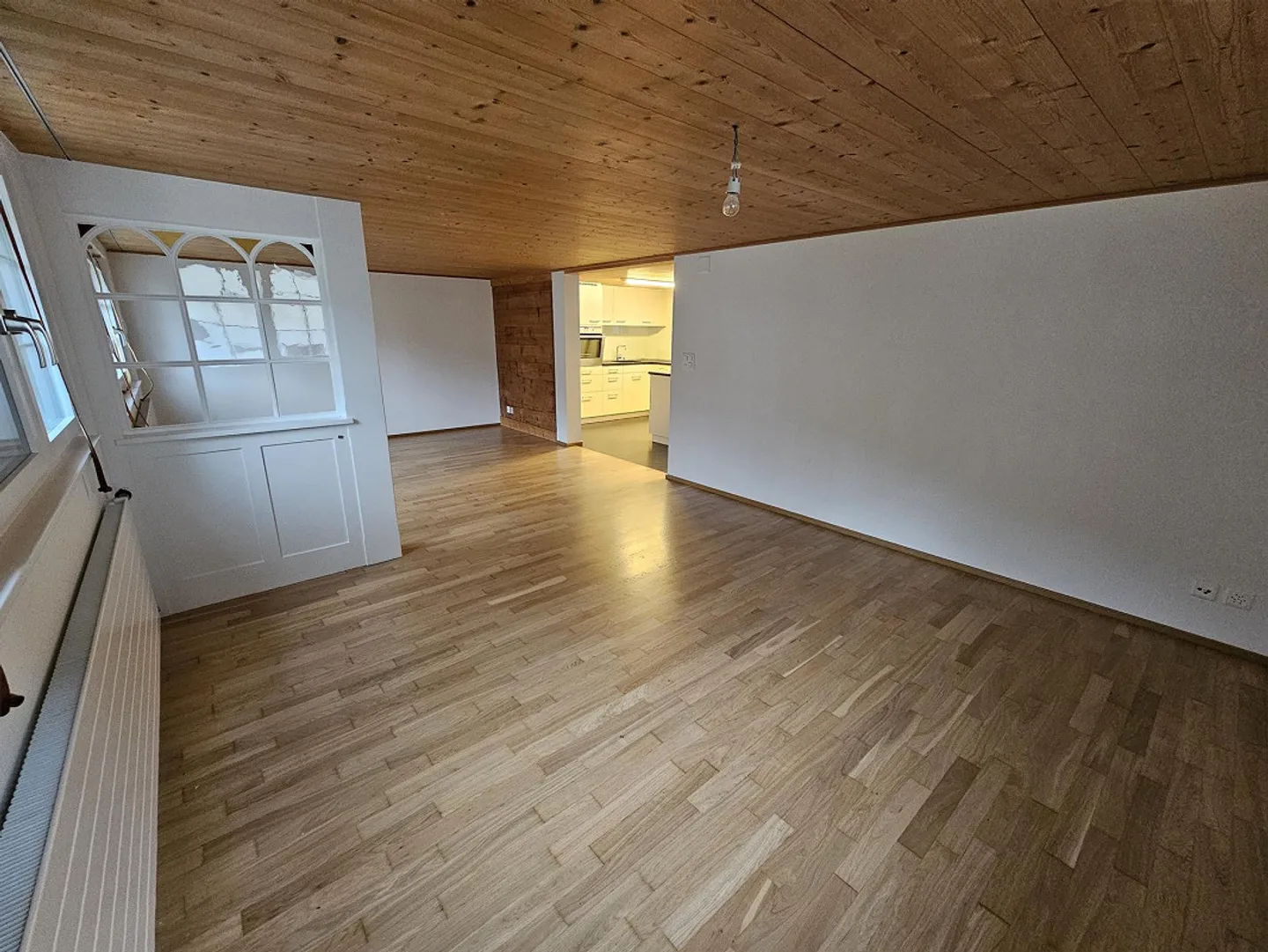 Sezione di casa di 6,5 stanze in una casa di fabbricante ristrutturata - Foto 2 di 12