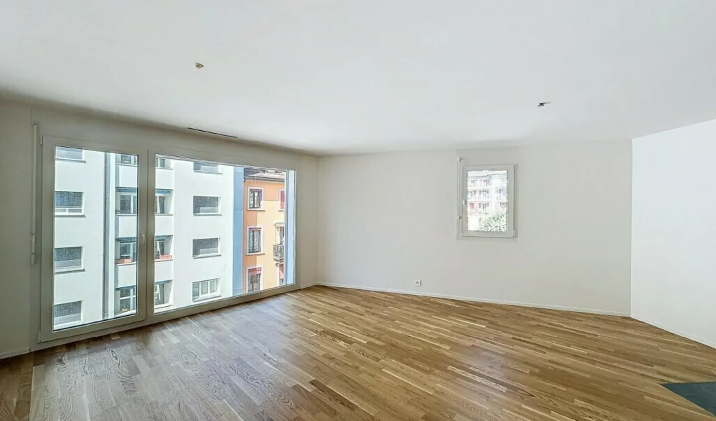 DA AFFITTARE
APPARTAMENTO COME NUOVO
1815 CLARENS/MONTREUX - Foto 3 di 6