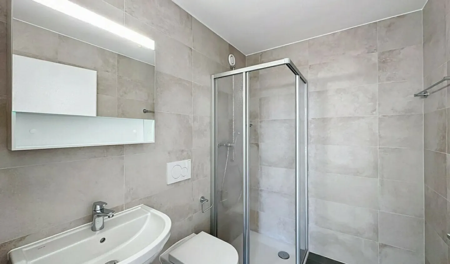 DA AFFITTARE
APPARTAMENTO COME NUOVO
1815 CLARENS/MONTREUX - Foto 4 di 6