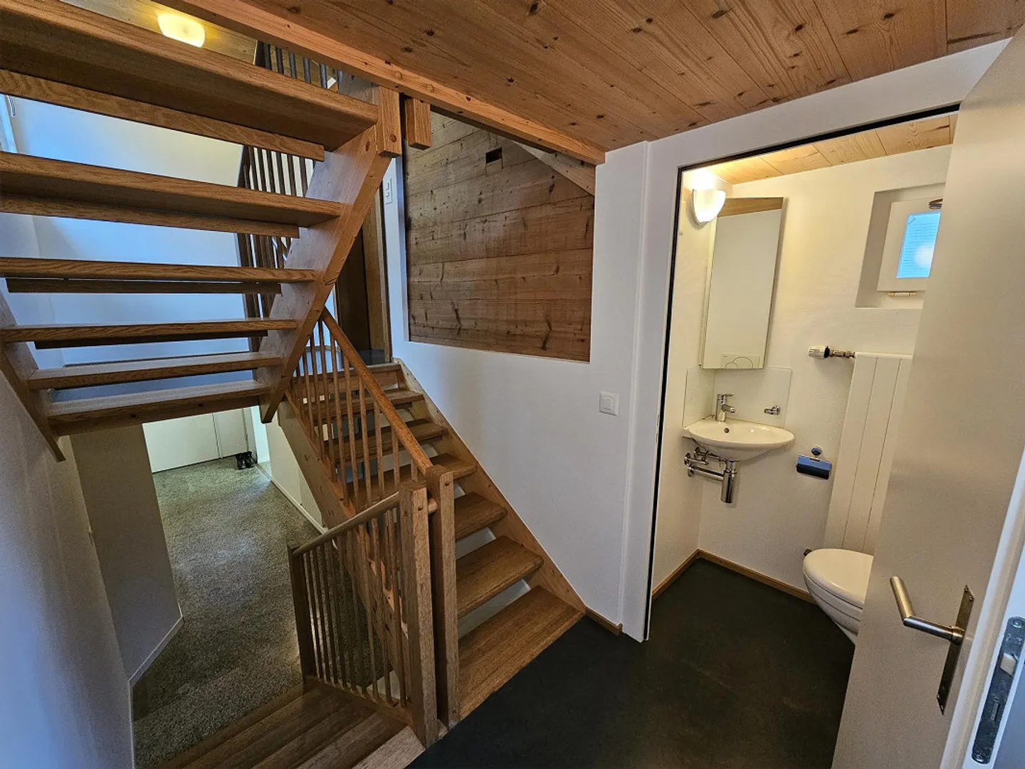 Sezione di casa di 6,5 stanze in una casa di fabbricante ristrutturata - Foto 8 di 12
