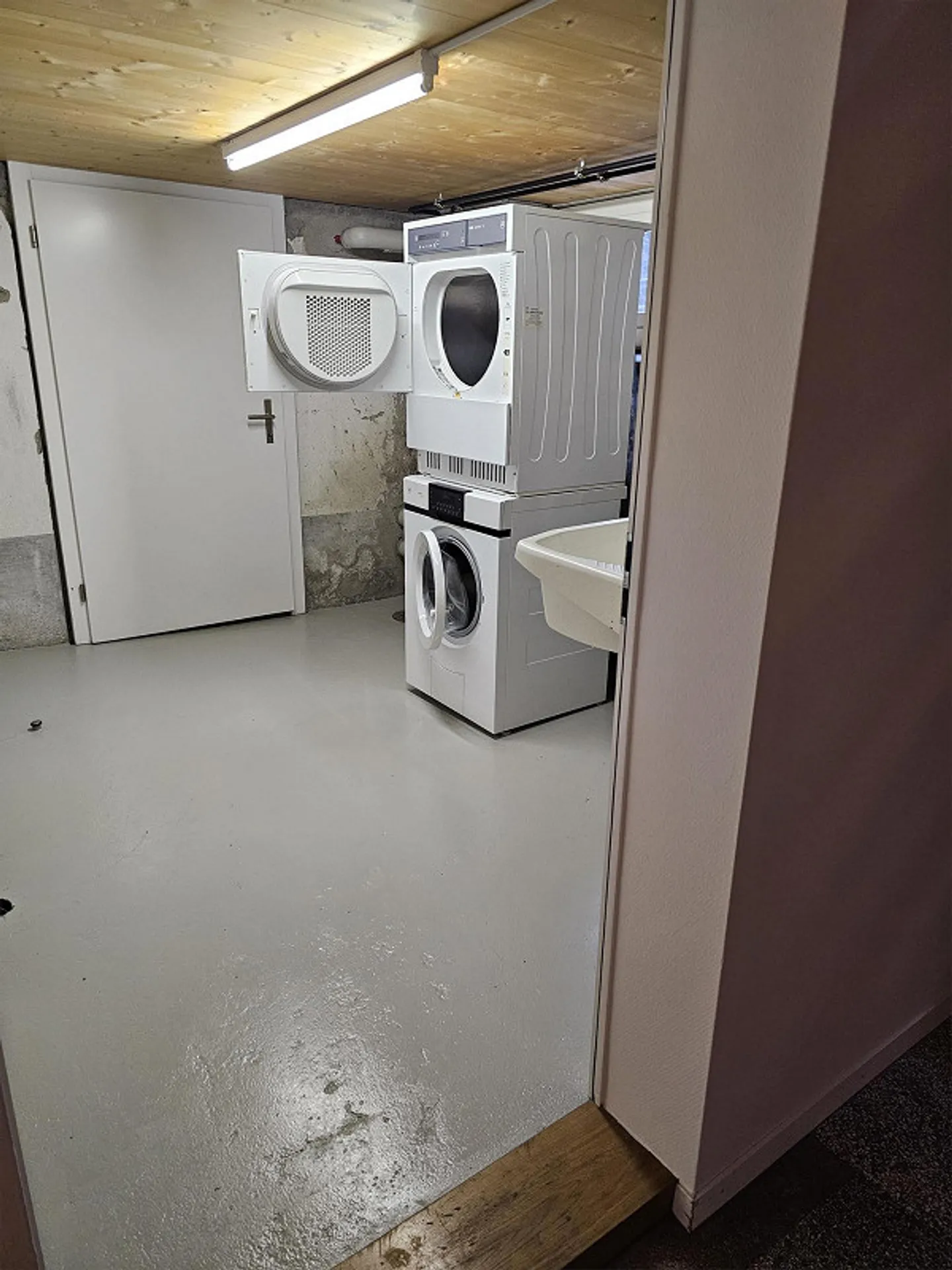 Sezione di casa di 6,5 stanze in una casa di fabbricante ristrutturata - Foto 10 di 12