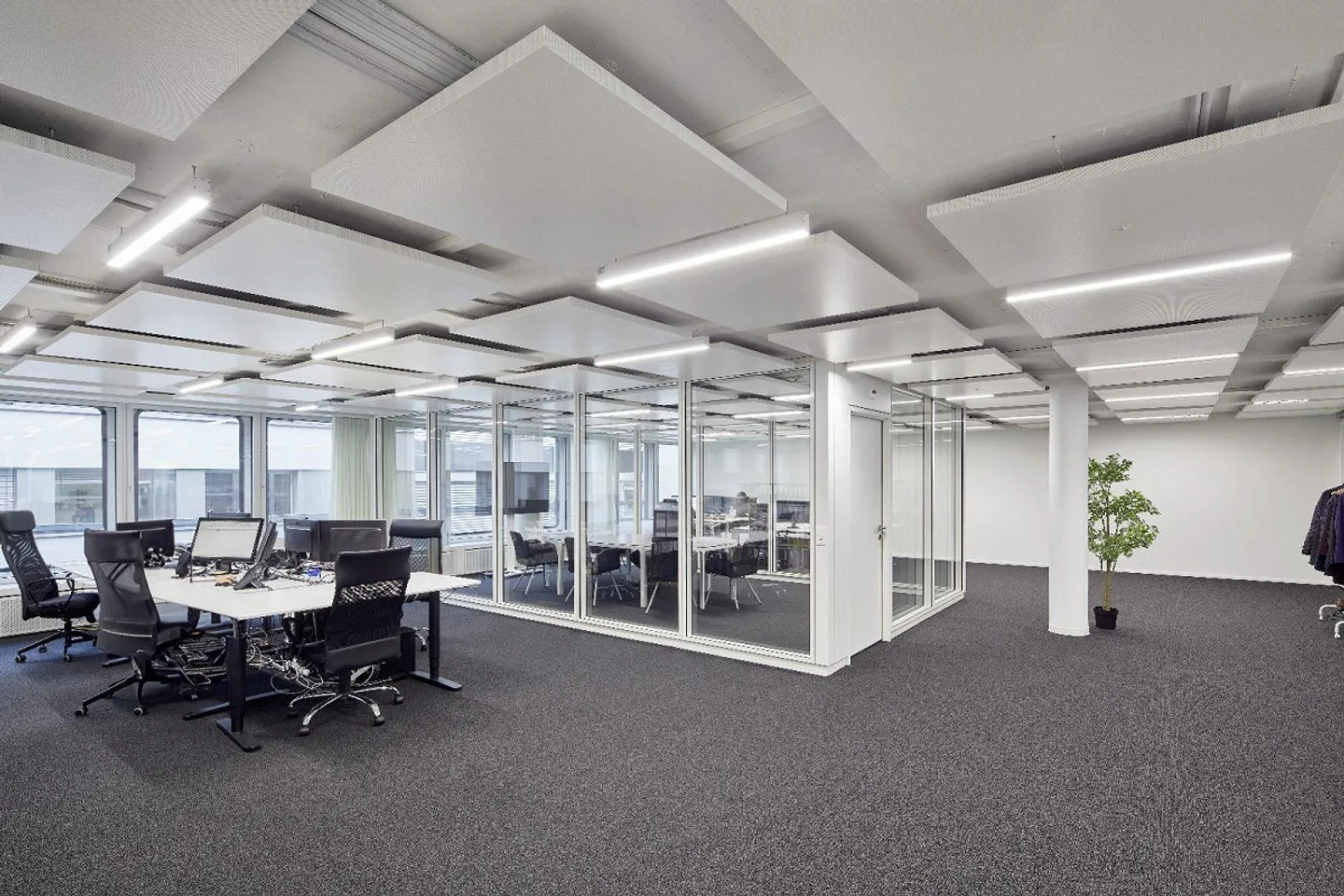 Modern office space in a central location in Lucerne - Photo 1 of 2