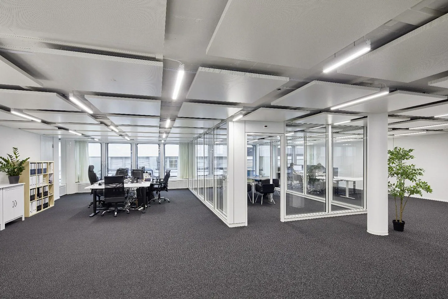 Modern office space in a central location in Lucerne - Photo 2 of 2