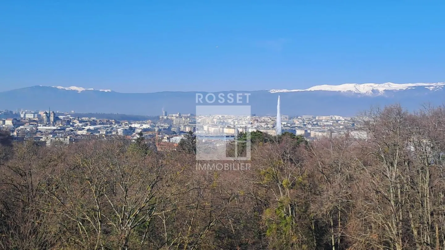 8-room apartment - Photo 2 of 2