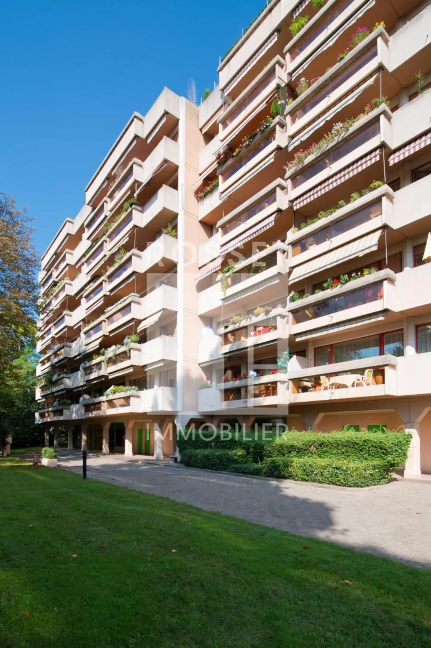 8-room apartment - Photo 1 of 2